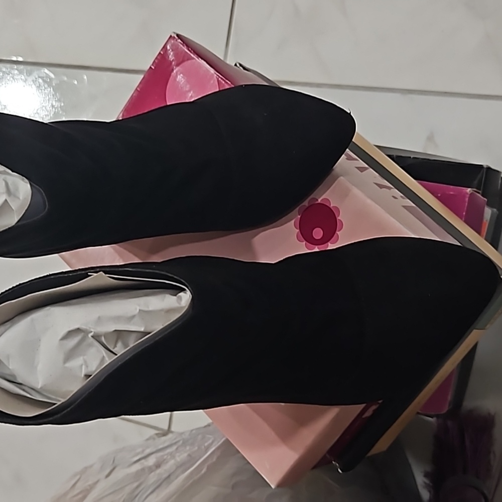 Ladies boots - Picture 3 of 3